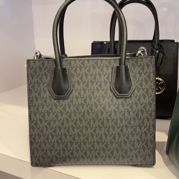 Michael Kors Mercer Medium Pebbled Leather Crossbody Bag - Picture 11 of 16